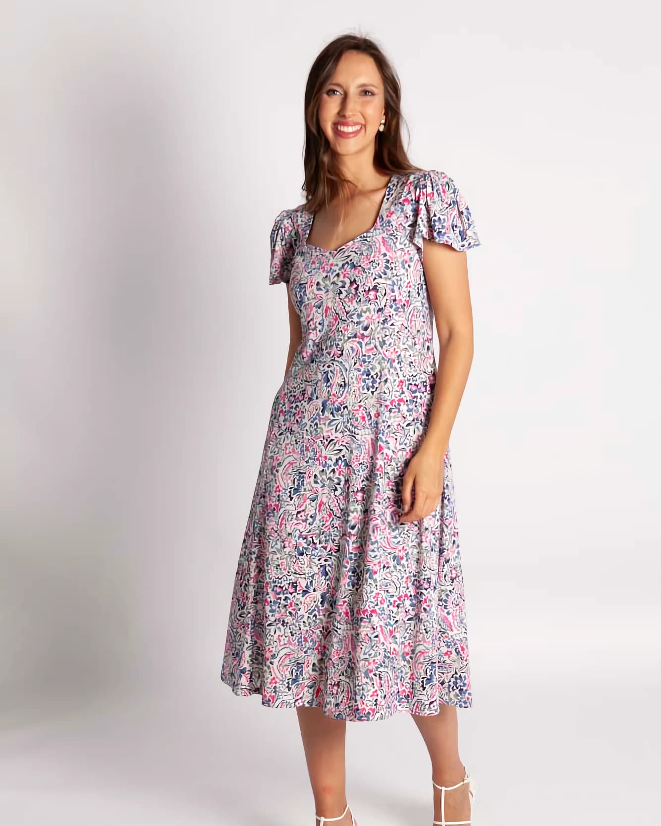 Vestido Midi Fiorella: Un Jardín de Elegancia y Confort para tus Momentos Inolvidables