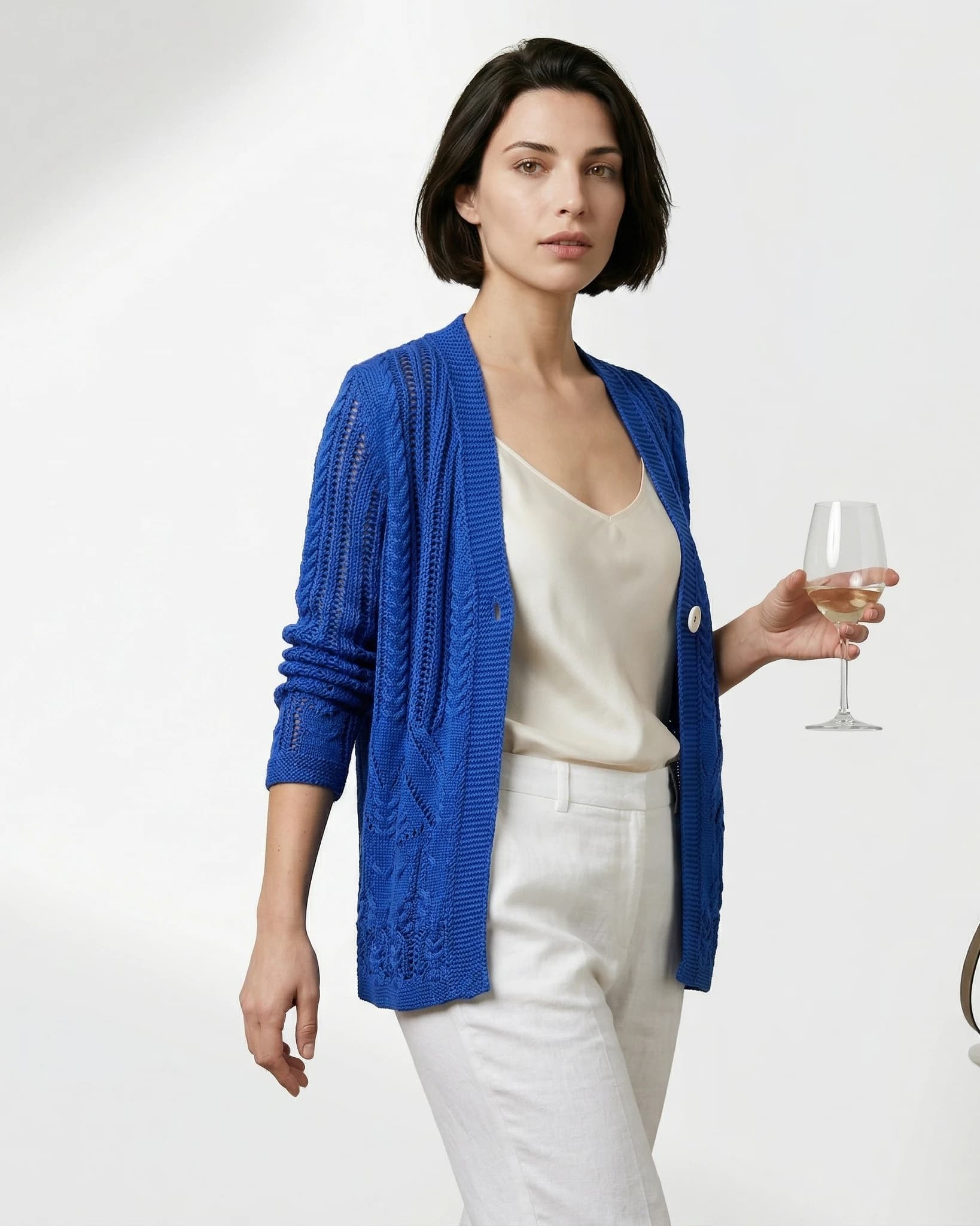 Chaqueta de Punto Calado en Azul Royal: La Caricia de Primavera que Ilumina tu Estilo — vista 3