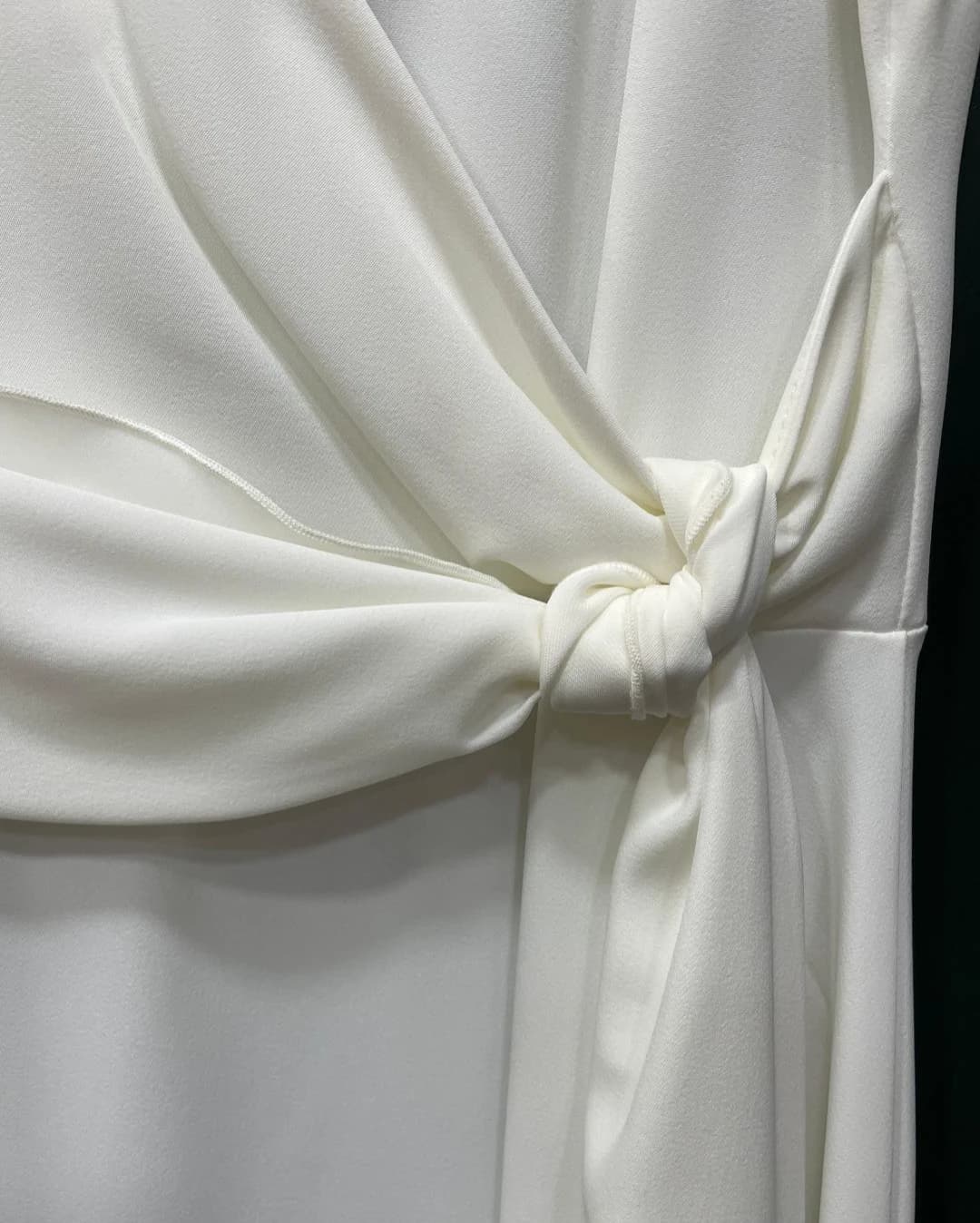 Vestido Invitada Lula Crudo - vista secundaria